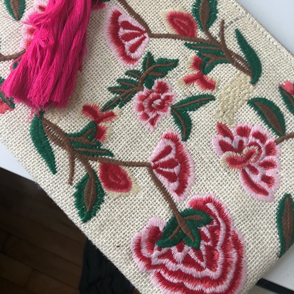 Embroidered clutch -Lulus